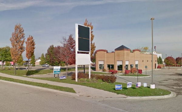 A&W Restaurant - Wixom - 49714 Grand River Ave (newer photo)